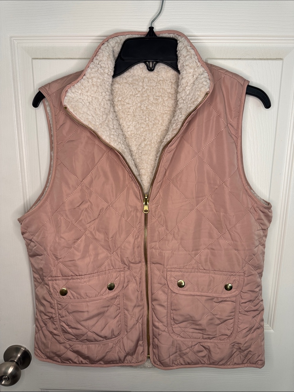 EUC Reversible Vest in Dusty Pink with Sherpa Lining - Picture 2 of 6
